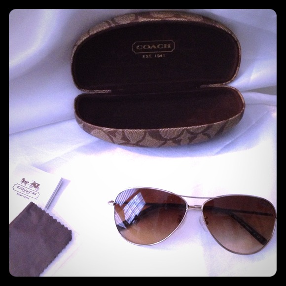✨COACH✨ Aviator Sunglasses 🔴REDUCED🔴