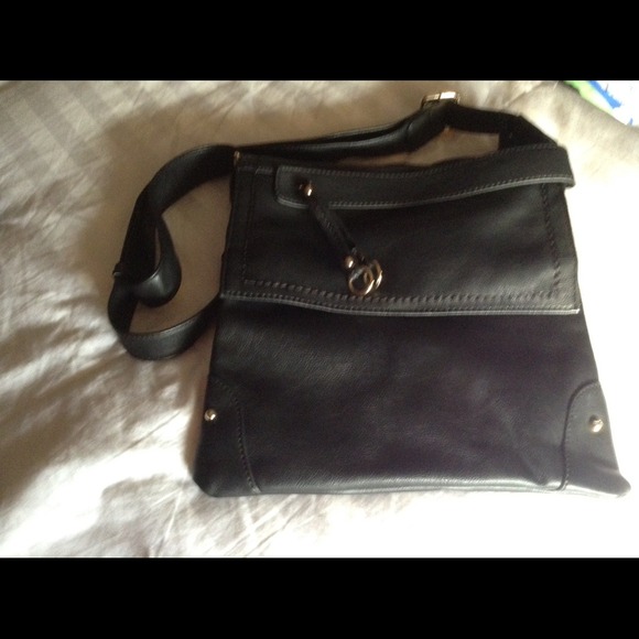 Black crossover bag.