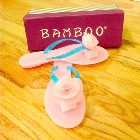 ❌SOLD!❌ NWOT Bamboo Flip Flops