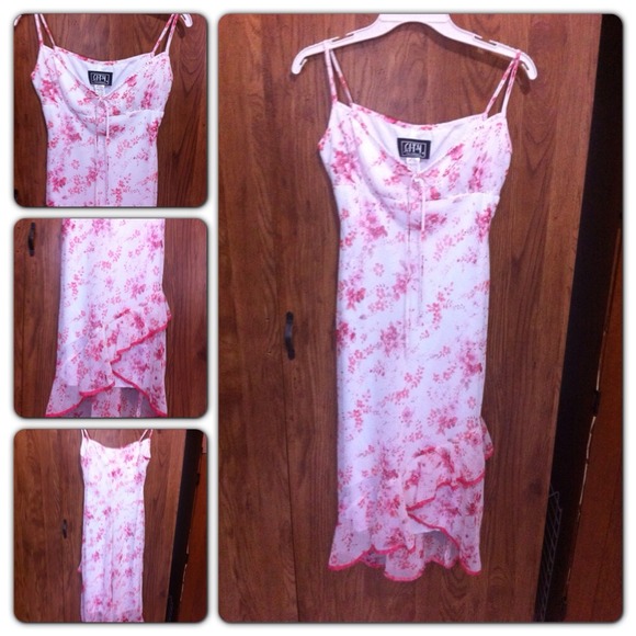 Beautiful white and pink flower dress. Size 5
