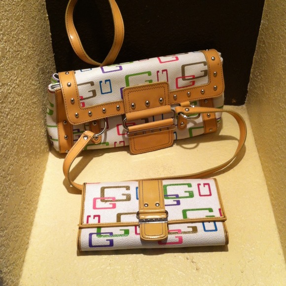 Guess purse with matching wallet