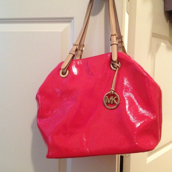 Michael Kors Handbags - ✨REDUCED!✨Michael Kors Handbag