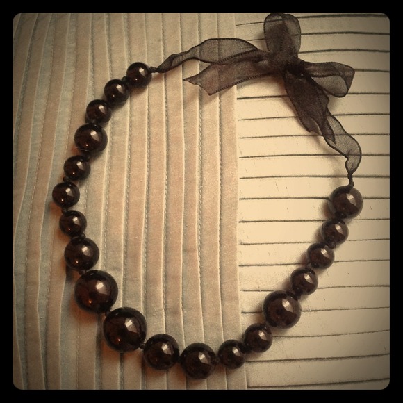 GIFTED Black Pearl Ribbon Necklace