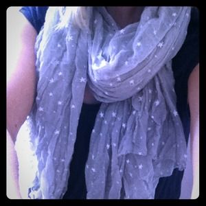 Chunky Gray scarf with white stars