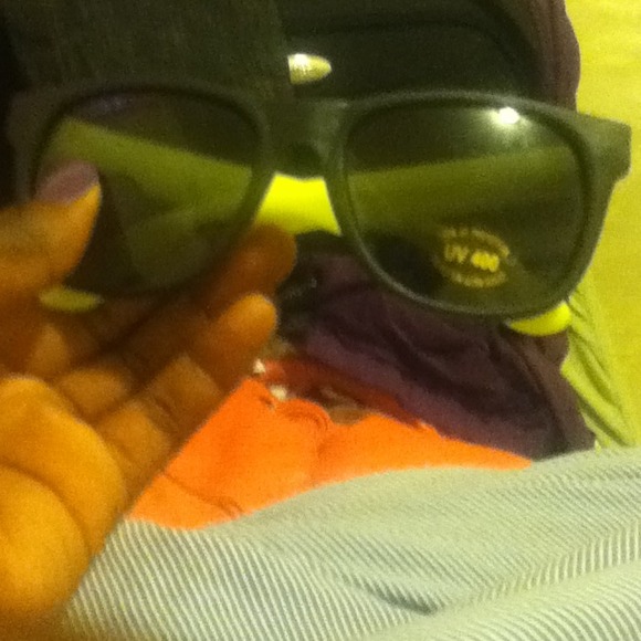 Sunglasses - Picture 4 of 4