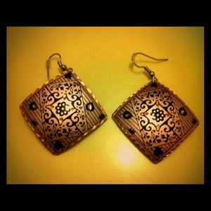 Hand painted 🎨earrings 👂👍💕