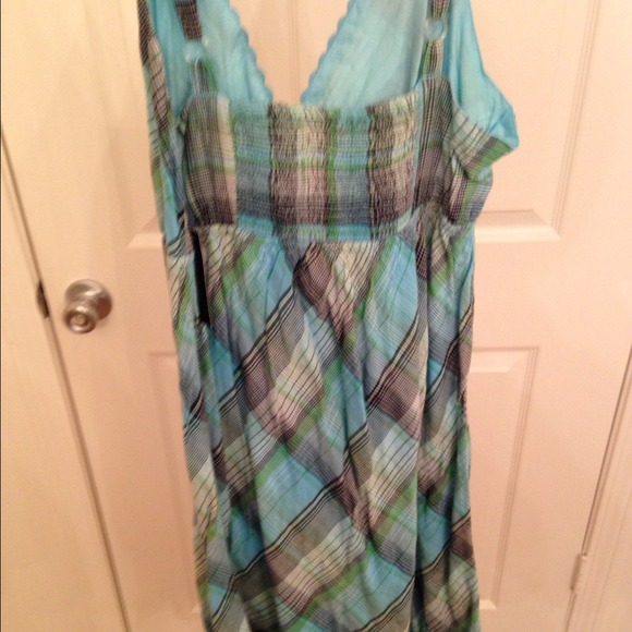 Dress. - Picture 2 of 2