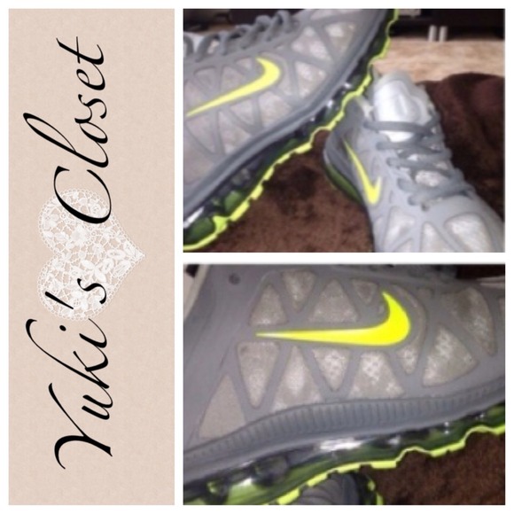 💢On hold💢💥Nike Air Max💥 Price is firm!!!