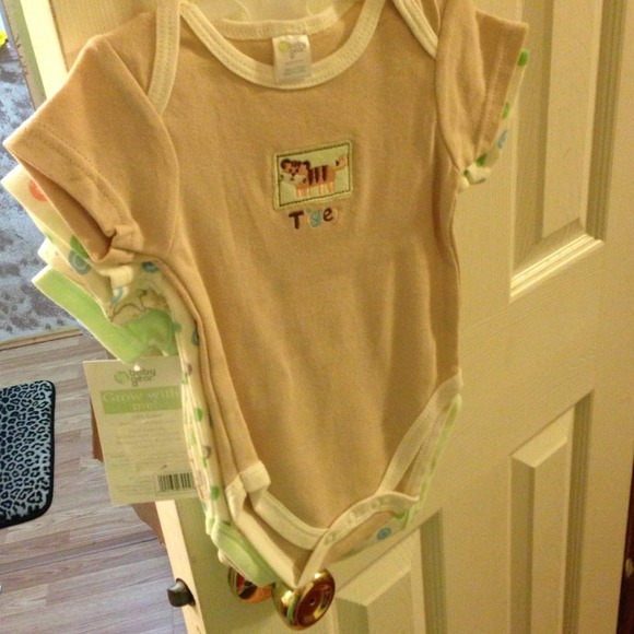 4 onesies SOLD ! - Picture 2 of 3