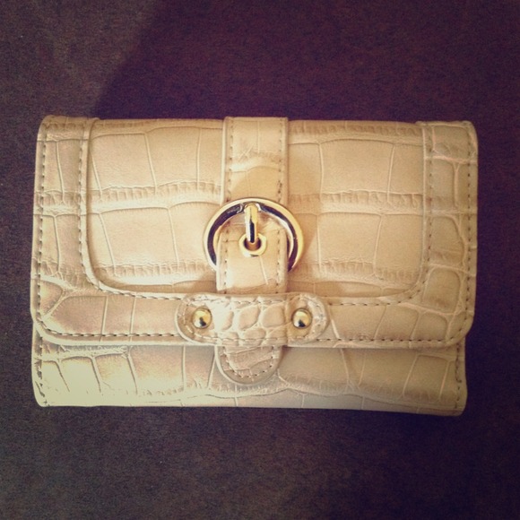 NWOT Kathy Van Zeeland Wallet