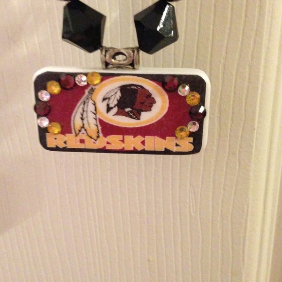 Redskins handmade necklace - Picture 2 of 3