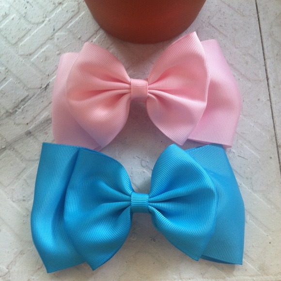 Huge Bow! Black and white