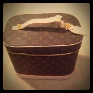 SOLD- Louis Vuitton Makeup or Jewelry Travel Case