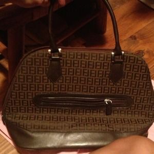 Not authentic fendi purse