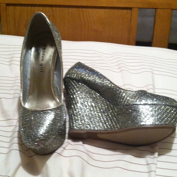 Silver sparkle wedges