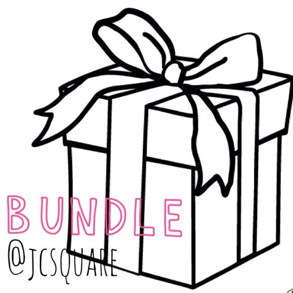 Pearl necklace and sun hat