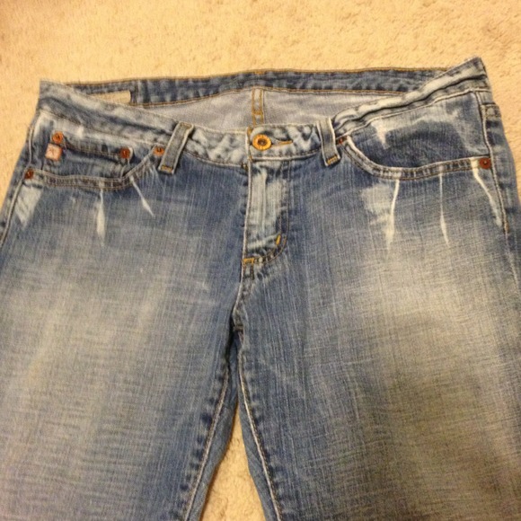 Lightly worn, light colored jeans from the buckle! - Picture 2 of 4