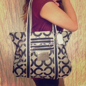 ON HOLD 100% Authentic Coach Purse