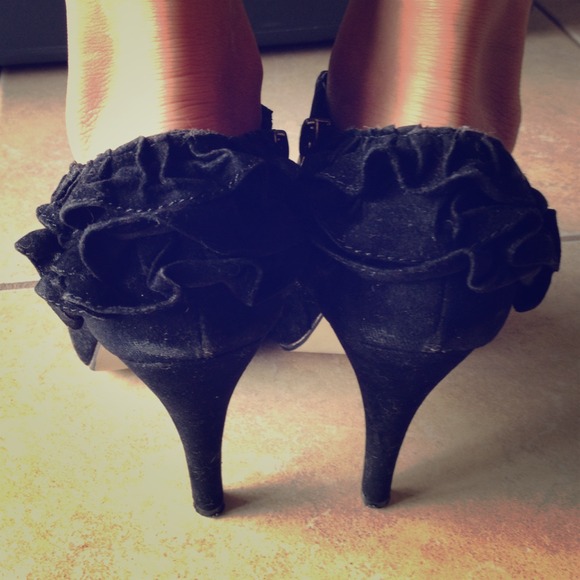 Black ruffle booties