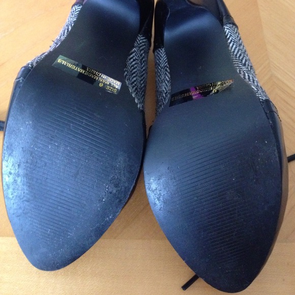 ♻TRADED♻Tuxedo style booties - Picture 4 of 4