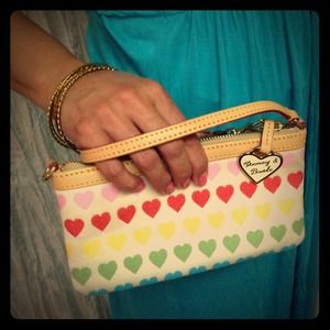 👛 Dooney & Bourke large slim wristlet 👛