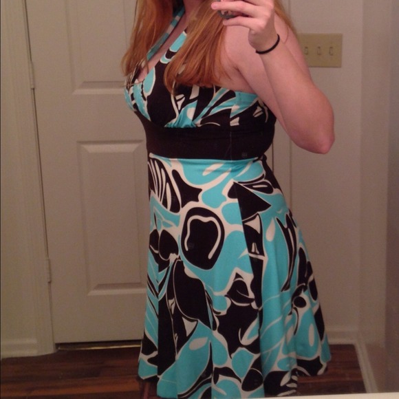 Dress. - Picture 2 of 2
