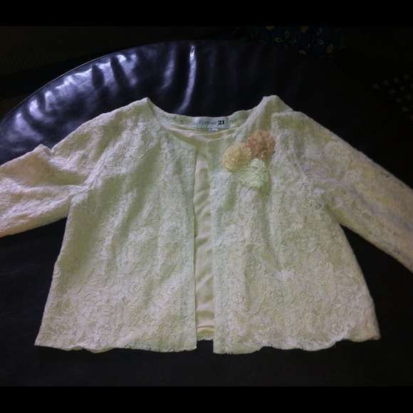 Cropped off white lace jacket wi/ cream underlay