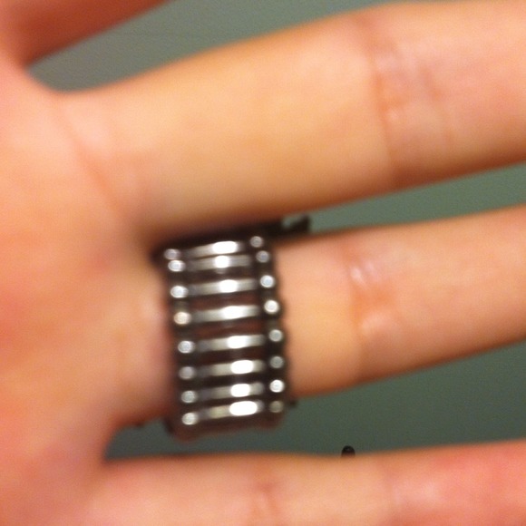 Ring - Picture 3 of 3