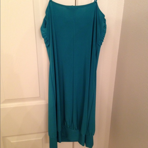 Turquoise dress. - Picture 2 of 2