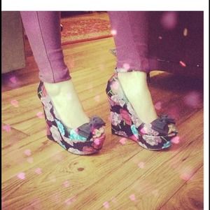 👠 BetseyVille Wedge Shoes👠