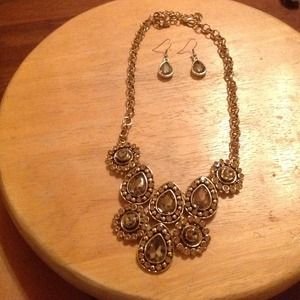 Beautiful gold and brown necklace