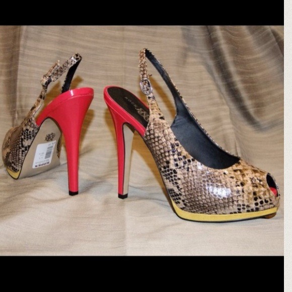 🚫SOLD TO PLATOS🚫Rock&republic snakeskin heels