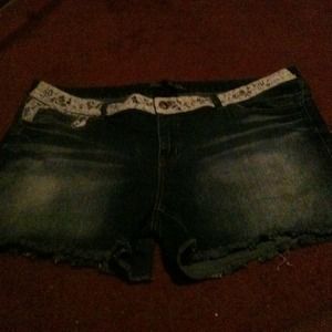 Jean shorts and tank bundle 😊