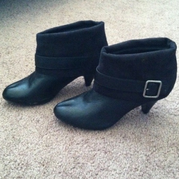 Fioni black booties