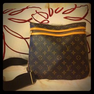 **SOLD**Real Louis Vuitton crossbody tote