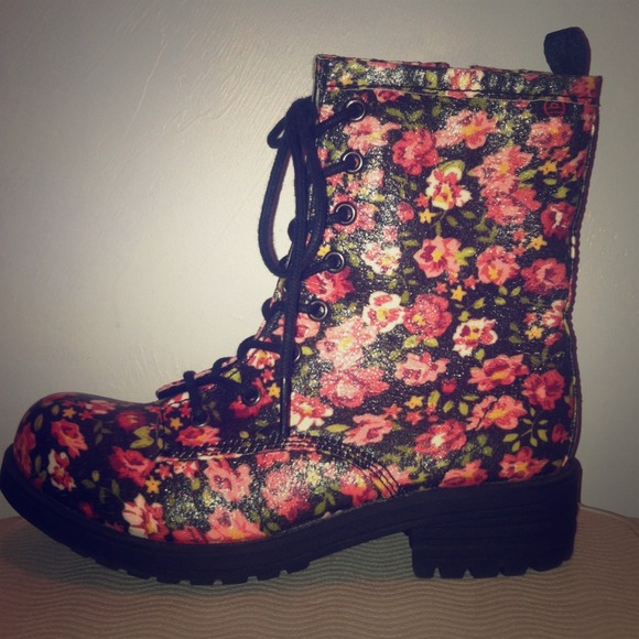 PRICE REDUCED! These must go! Floral combat boots