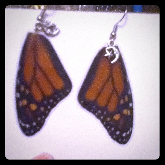 TRADED Handmade real butterfly/moth wing earrings
