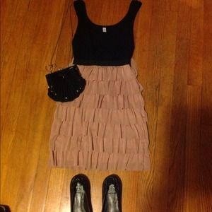 🔴Sold🔴 Black and dusty pink ruffle tank dress