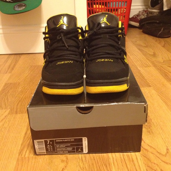 Black and yellow Jordan Flight