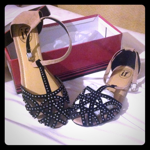 Brand new Carrini sandals