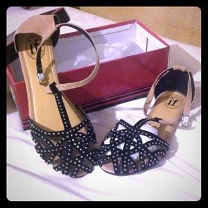 Brand new Carrini sandals