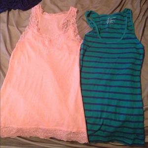 2 tank tops (American eagle & Mossimo)