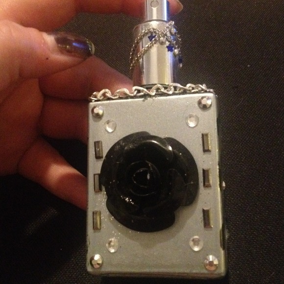 Custom designed perfume bottle, refillable!