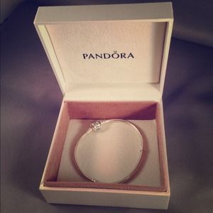 🎉Sold🎉💯Authentic Pandora Silver bracelet sz 7"