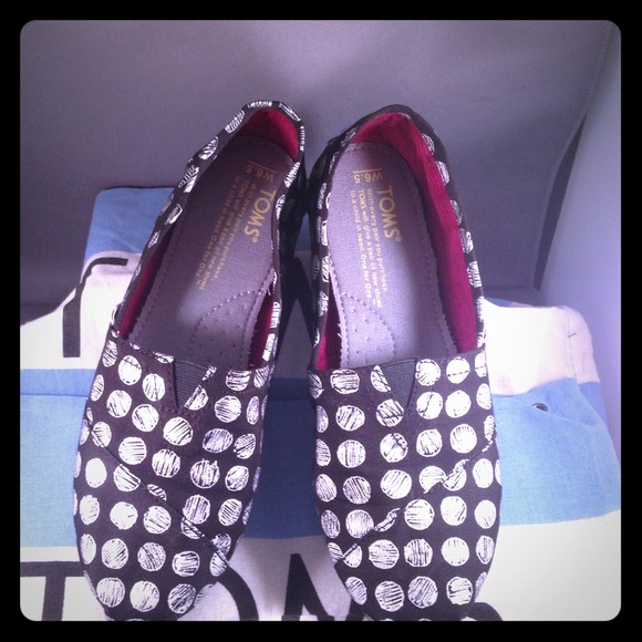 🎉Sold🎉💯Authentic Toms classic for women sz 6.5