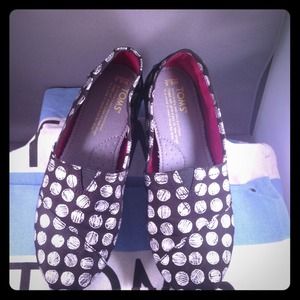 🎉Sold🎉💯Authentic Toms classic for women sz 6.5