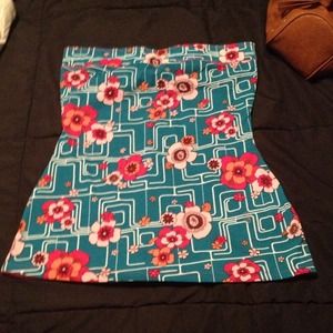 Strapless tube top