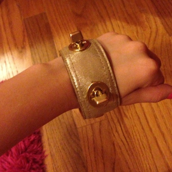 Real coach bracelet !