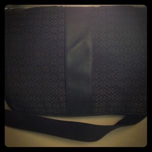 💥MAKE AN OFFER💥💕Coach laptop or dipper bag💕