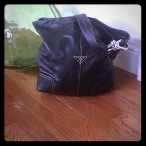 Black leather Hand bag.